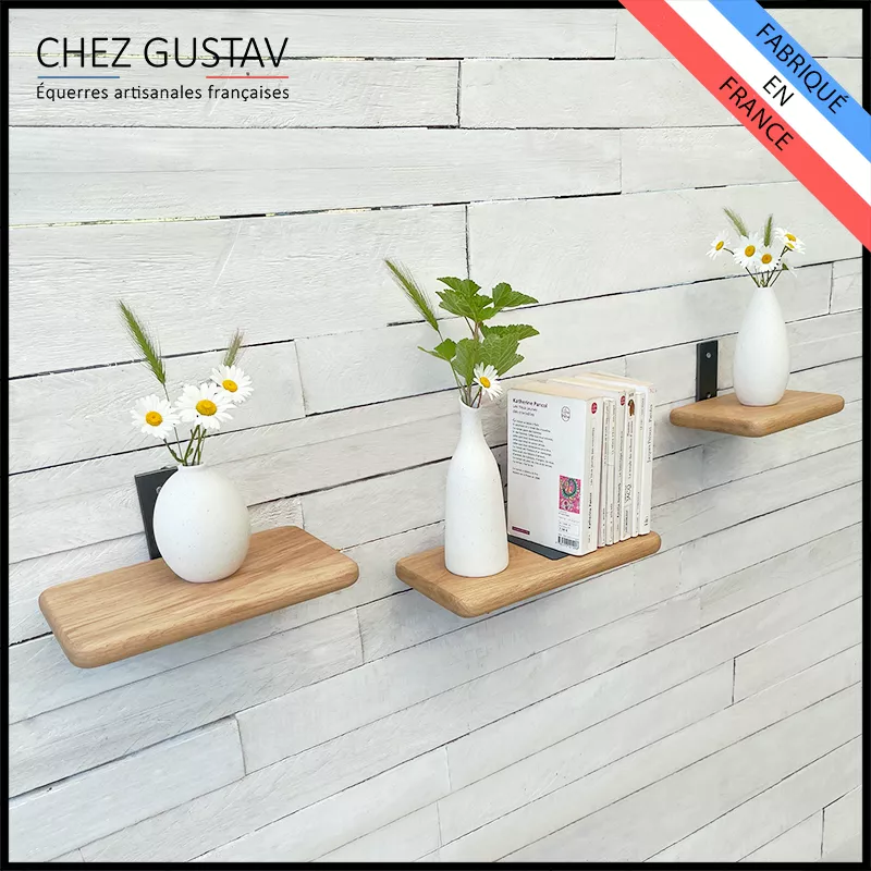 Étagère en chêne avec son support de fixation (équerre en métal patinée en noir) Étagère en chêne avec son support de fixation (équerre en métal patinée en noir)